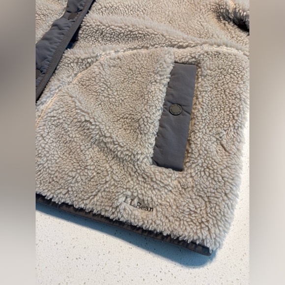 L.L. Bean Women’s Sherpa Fleece Jacket - Large - Picture 3 of 4